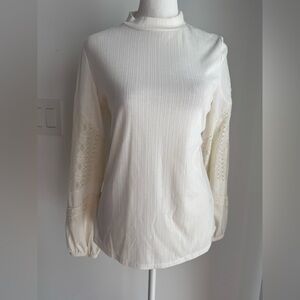Maurice’s Mock Neck Long Sleeve Top Lace Detail on Sleeve Women’s Size S NEW